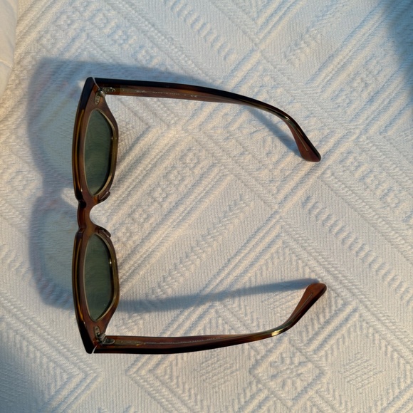 Never Worn Ray-Ban State Street Sunglasses main image 5